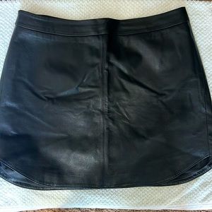 BB Dakota 100% Genuine Leather black skirt, size 10